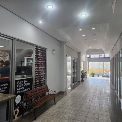 Sala com 40m², 1 garagem, no bairro Estreito em Florianópolis