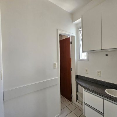 Sala com 40m², 1 garagem, no bairro Estreito em Florianópolis