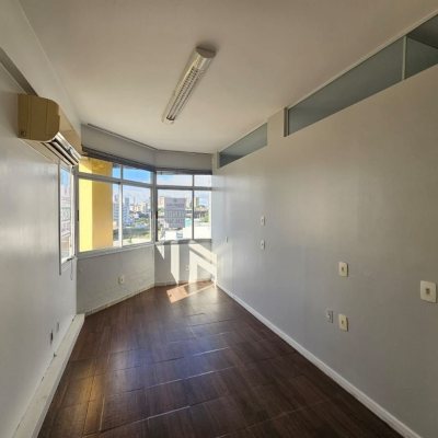 Sala com 40m², 1 garagem, no bairro Estreito em Florianópolis