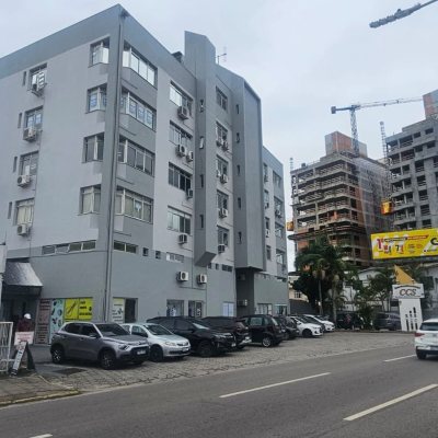 Sala com 40m², 1 garagem, no bairro Estreito em Florianópolis