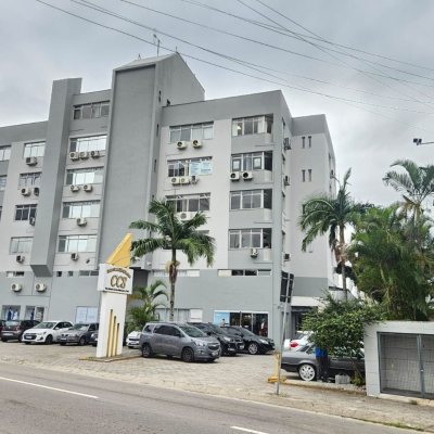 Sala com 40m², 1 garagem, no bairro Estreito em Florianópolis
