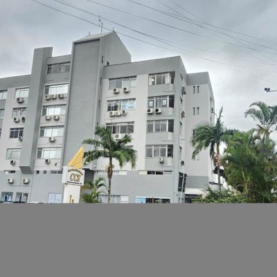 Sala com 40m², 1 garagem, no bairro Estreito em Florianópolis