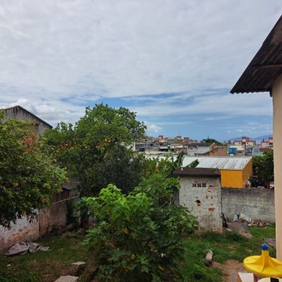 Casa Residencial com 127m², 3 quartos, 2 garagens, no bairro Monte Cristo em Florianópolis