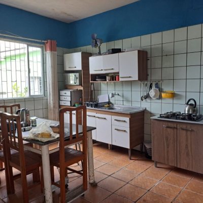 Casa Residencial com 127m², 3 quartos, 2 garagens, no bairro Monte Cristo em Florianópolis