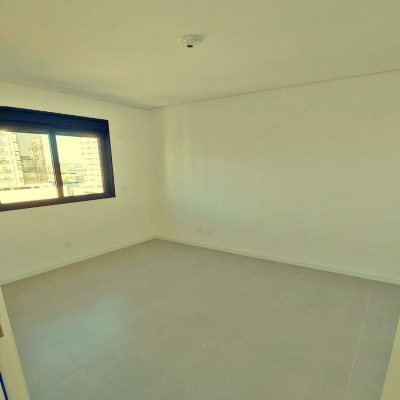 Apartamentos com 90m², 3 quartos, 1 suíte, 2 garagens, no bairro Pagani em Palhoça
