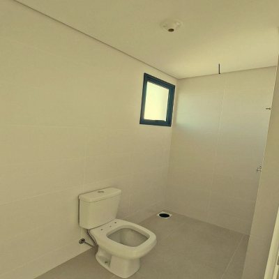 Apartamentos com 90m², 3 quartos, 1 suíte, 2 garagens, no bairro Pagani em Palhoça