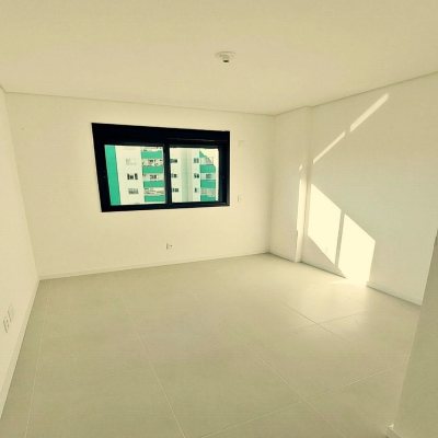 Apartamentos com 90m², 3 quartos, 1 suíte, 2 garagens, no bairro Pagani em Palhoça