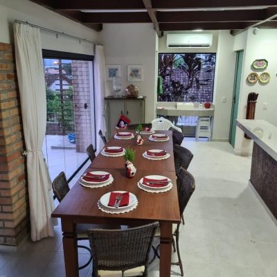 Casa Residencial com 278m², 3 quartos, 1 suíte, 2 garagens, no bairro Saco Dos Limões em Florianópolis