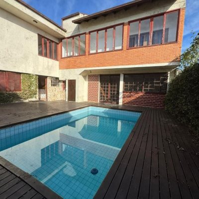 Casa Residencial com 128m², 4 quartos, 2 suítes, 2 garagens, no bairro Jardim Atlântico em Florianópolis