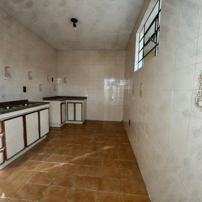 Casa Residencial com 128m², 4 quartos, 2 suítes, 2 garagens, no bairro Jardim Atlântico em Florianópolis