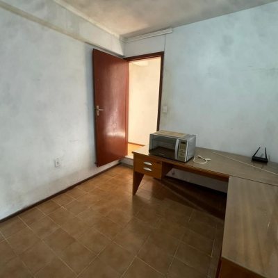 Casa Residencial com 128m², 4 quartos, 2 suítes, 2 garagens, no bairro Jardim Atlântico em Florianópolis