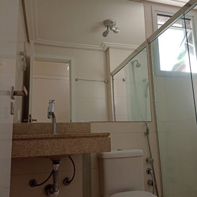 Apartamentos com 63m², 2 quartos, 1 suíte, 1 garagem, no bairro Agronômica em Florianópolis