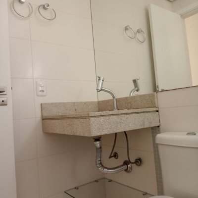 Apartamentos com 63m², 2 quartos, 1 suíte, 1 garagem, no bairro Agronômica em Florianópolis