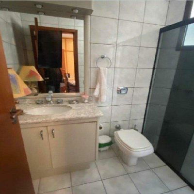 Apartamentos com 214m², 3 quartos, 3 suítes, 2 garagens, no bairro Centro em Florianópolis