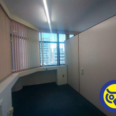 Sala com 49m², 1 garagem, no bairro Centro em Florianópolis