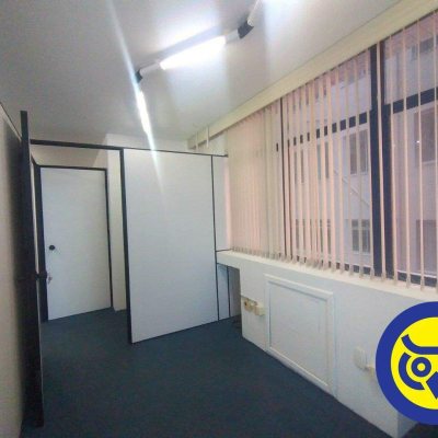Sala com 49m², 1 garagem, no bairro Centro em Florianópolis