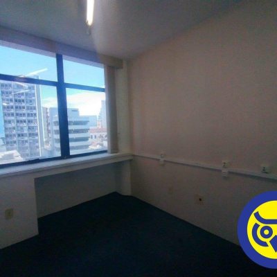 Sala com 49m², 1 garagem, no bairro Centro em Florianópolis