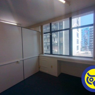 Sala com 49m², 1 garagem, no bairro Centro em Florianópolis
