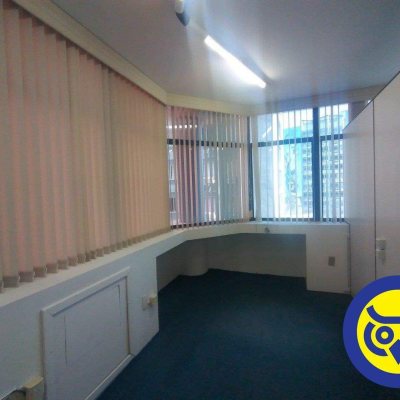 Sala com 49m², 1 garagem, no bairro Centro em Florianópolis