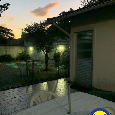 Casa Residencial com 257m², 3 quartos, 1 suíte, 1 garagem, no bairro Itaguaçu em Florianópolis