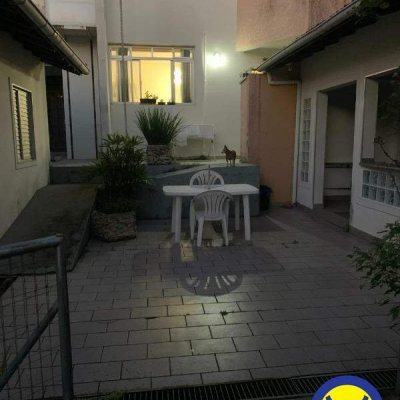 Casa Residencial com 257m², 3 quartos, 1 suíte, 1 garagem, no bairro Itaguaçu em Florianópolis