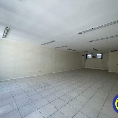 Sala com 83m², 1 garagem, no bairro Centro em Florianópolis