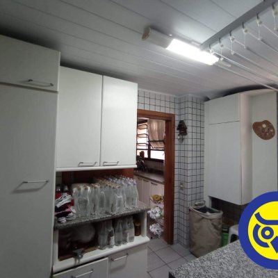 Apartamentos com 186m², 3 quartos, 2 suítes, 2 garagens, no bairro Centro em Florianópolis