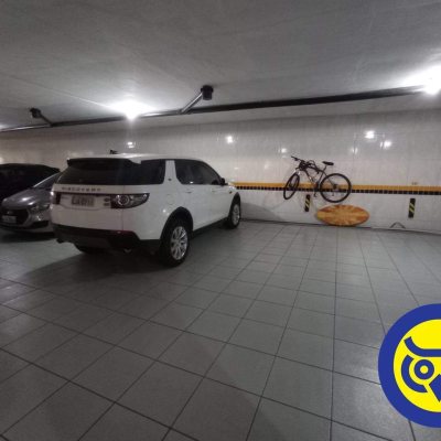 Apartamentos com 186m², 3 quartos, 2 suítes, 2 garagens, no bairro Centro em Florianópolis