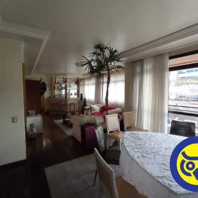 Apartamentos com 186m², 3 quartos, 2 suítes, 2 garagens, no bairro Centro em Florianópolis