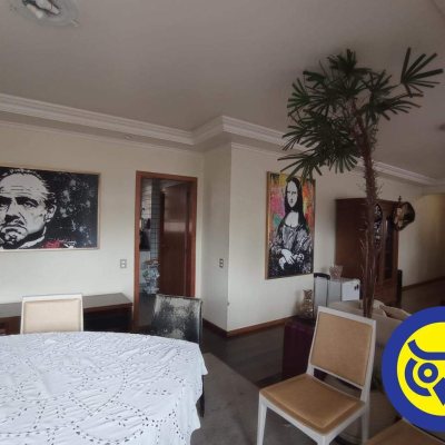 Apartamentos com 186m², 3 quartos, 2 suítes, 2 garagens, no bairro Centro em Florianópolis