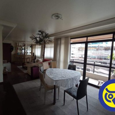 Apartamentos com 186m², 3 quartos, 2 suítes, 2 garagens, no bairro Centro em Florianópolis