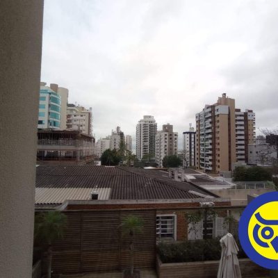 Apartamentos com 186m², 3 quartos, 2 suítes, 2 garagens, no bairro Centro em Florianópolis