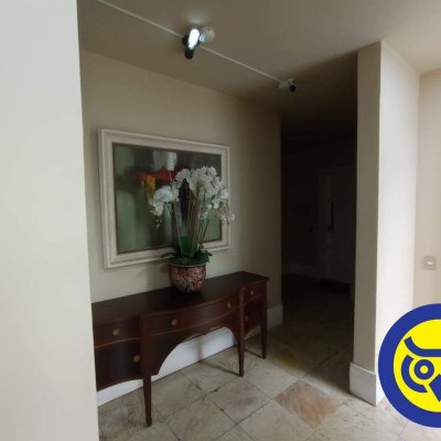 Apartamentos com 186m², 3 quartos, 2 suítes, 2 garagens, no bairro Centro em Florianópolis