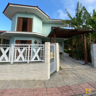 Casa Residencial com 156m², 5 quartos, 1 suíte, 2 garagens, no bairro Vargem Grande em Florianópolis
