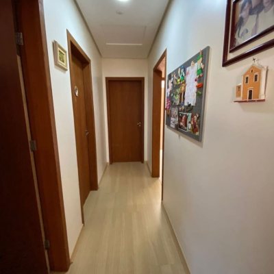 Casa Residencial com 156m², 5 quartos, 1 suíte, 2 garagens, no bairro Vargem Grande em Florianópolis