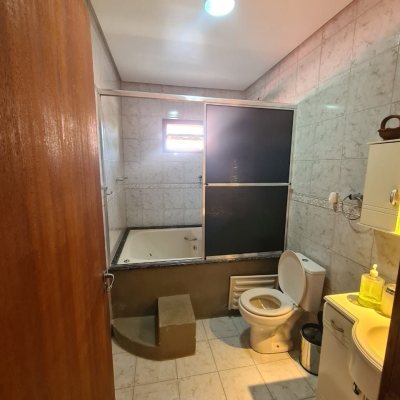 Casa Residencial com 156m², 5 quartos, 1 suíte, 2 garagens, no bairro Vargem Grande em Florianópolis