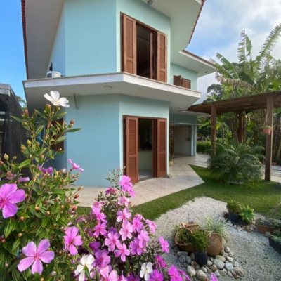 Casa Residencial com 156m², 5 quartos, 1 suíte, 2 garagens, no bairro Vargem Grande em Florianópolis