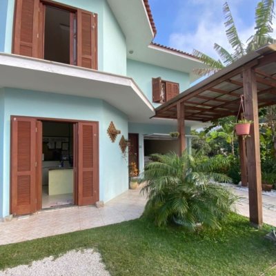 Casa Residencial com 156m², 5 quartos, 1 suíte, 2 garagens, no bairro Vargem Grande em Florianópolis