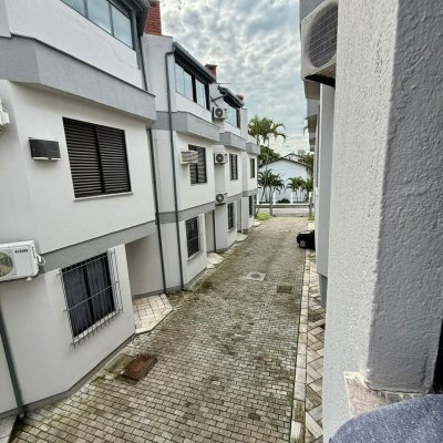 Apartamentos com 90m², 3 quartos, 1 suíte, 1 garagem, no bairro Canasvieiras em Florianópolis