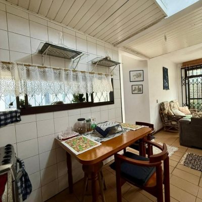 Apartamentos com 90m², 3 quartos, 1 suíte, 1 garagem, no bairro Canasvieiras em Florianópolis