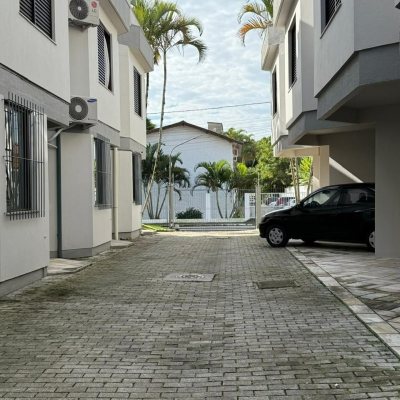 Apartamentos com 90m², 3 quartos, 1 suíte, 1 garagem, no bairro Canasvieiras em Florianópolis