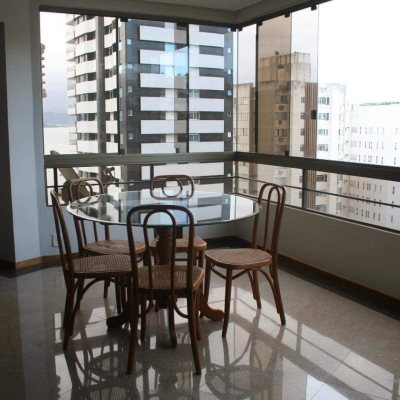 Apartamentos com 264m², 4 quartos, 2 suítes, 2 garagens, no bairro Agronômica em Florianópolis