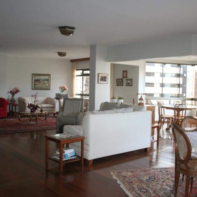 Apartamentos com 264m², 4 quartos, 2 suítes, 2 garagens, no bairro Agronômica em Florianópolis