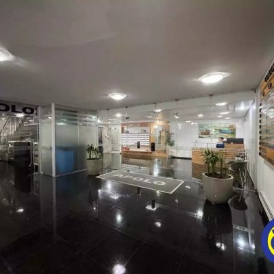 Sala com 69m², no bairro Centro em Florianópolis