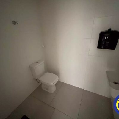 Sala com 69m², no bairro Centro em Florianópolis