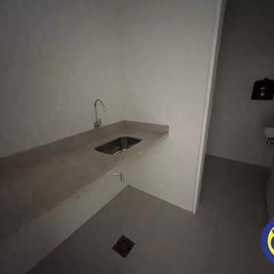 Sala com 69m², no bairro Centro em Florianópolis