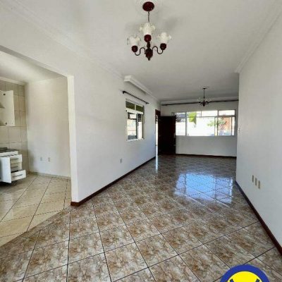 Casa Residencial com 239m², 4 quartos, 2 suítes, 2 garagens, no bairro Jardim Atlântico em Florianópolis