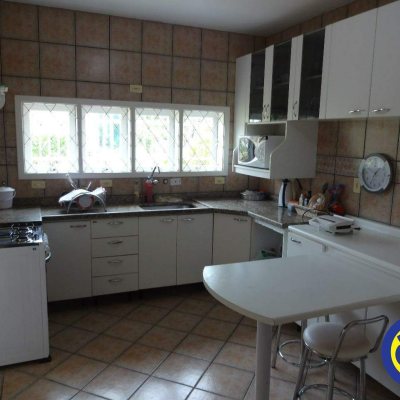 Casa Residencial com 151m², 3 quartos, 3 suítes, 1 garagem, no bairro Jurerê Internacional em Florianópolis