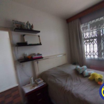 Casa Residencial com 330m², 5 quartos, 2 garagens, no bairro Balneário em Florianópolis