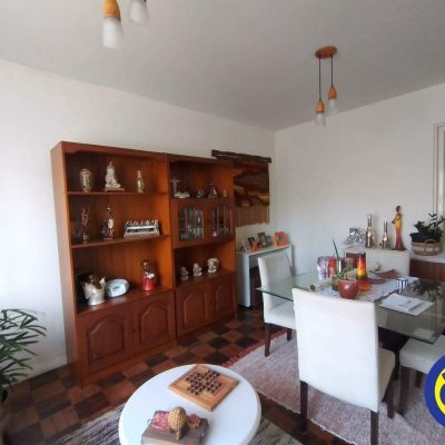 Casa Residencial com 330m², 5 quartos, 2 garagens, no bairro Balneário em Florianópolis